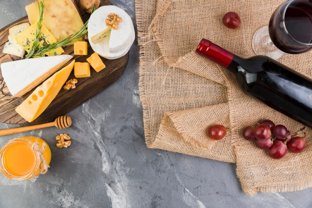 8 astuces pour un accord fromage-vin réussi